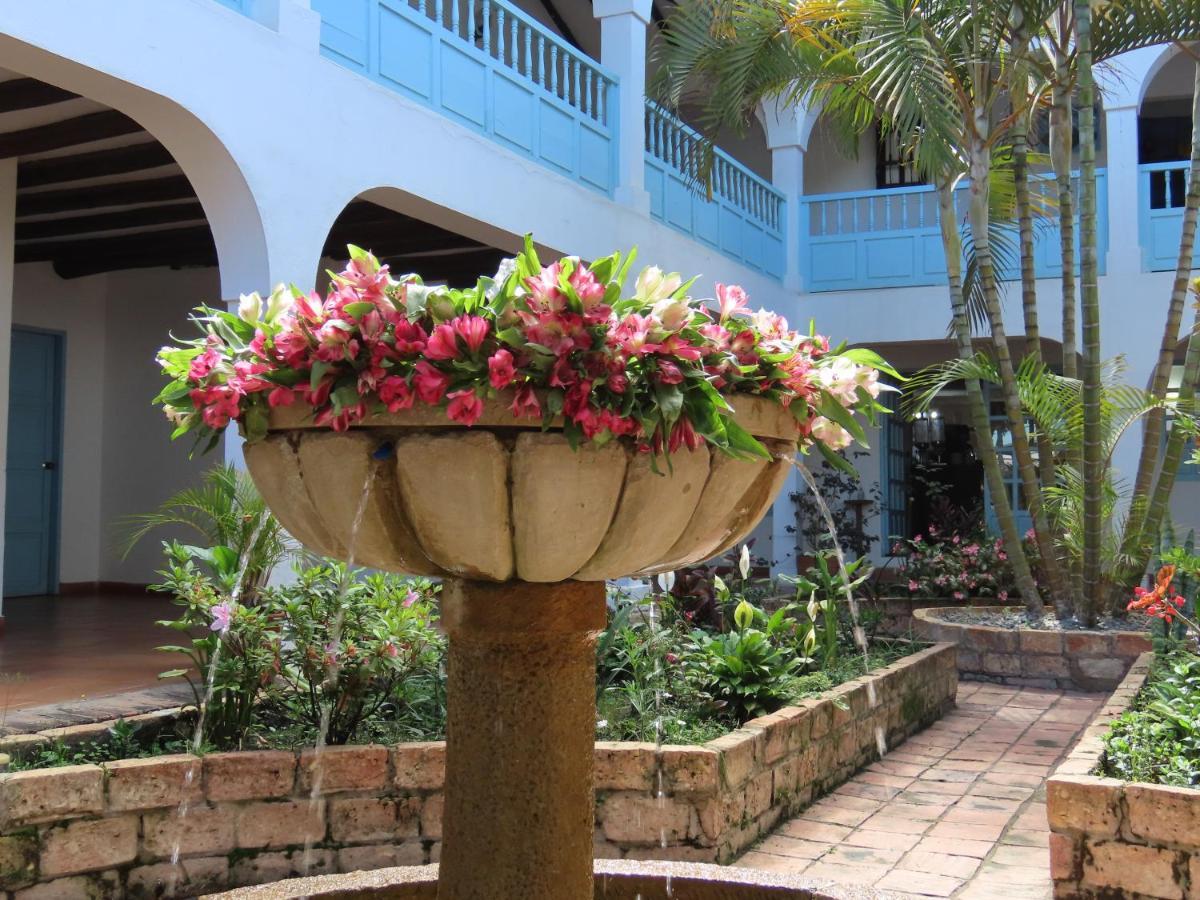 Aqua Vitae Hotel Вилья-де-Лейва Экстерьер фото